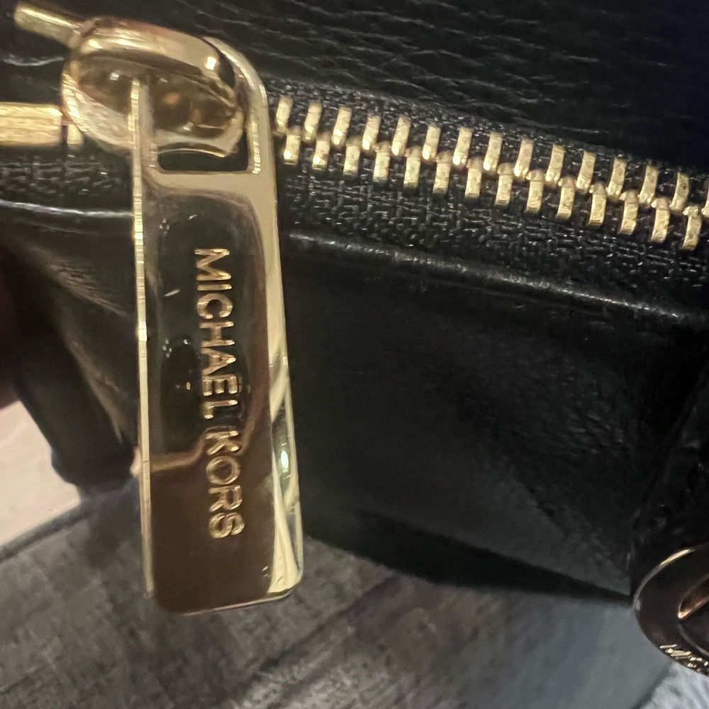 MICHAEL Michael Kors Black Pebbled Leather Logo Crossbody | Gold Hardware - Picture 6 of 7